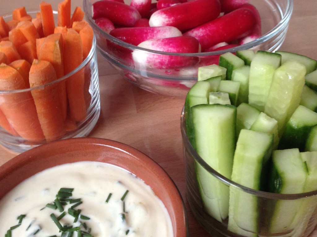 Légumes crus apéro et sauce crudités apéro