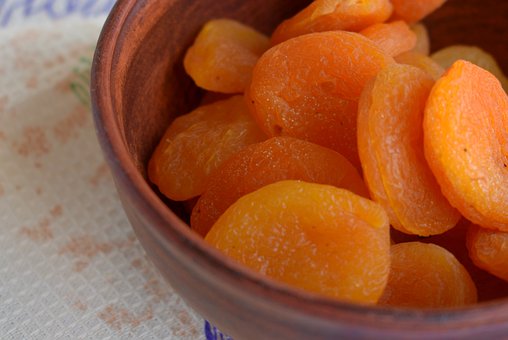 Les abricots secs sont adaptés à la collation avant une séance de fractionné.